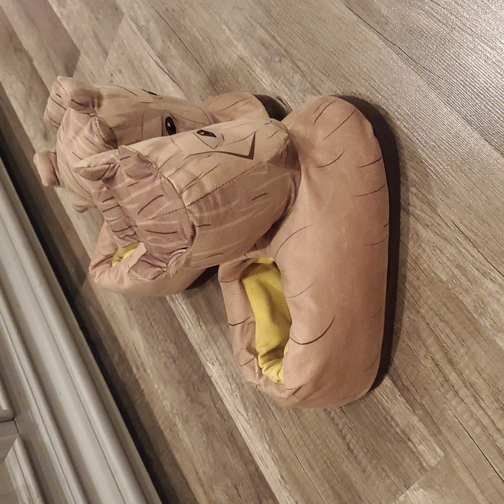 Kids Groot Character Slippers - Picture 2 of 4